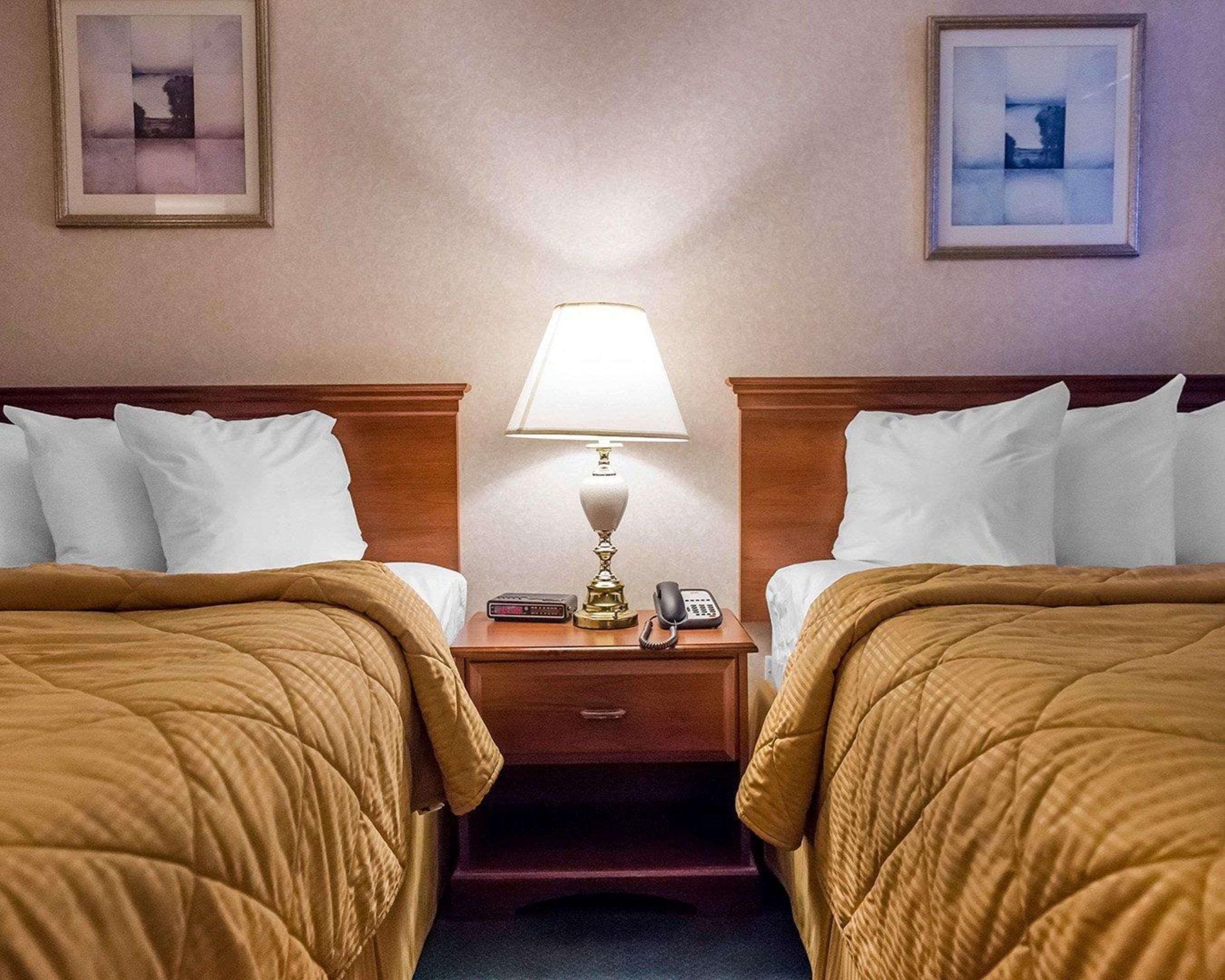 Econo Lodge Smiths Falls Buitenkant foto