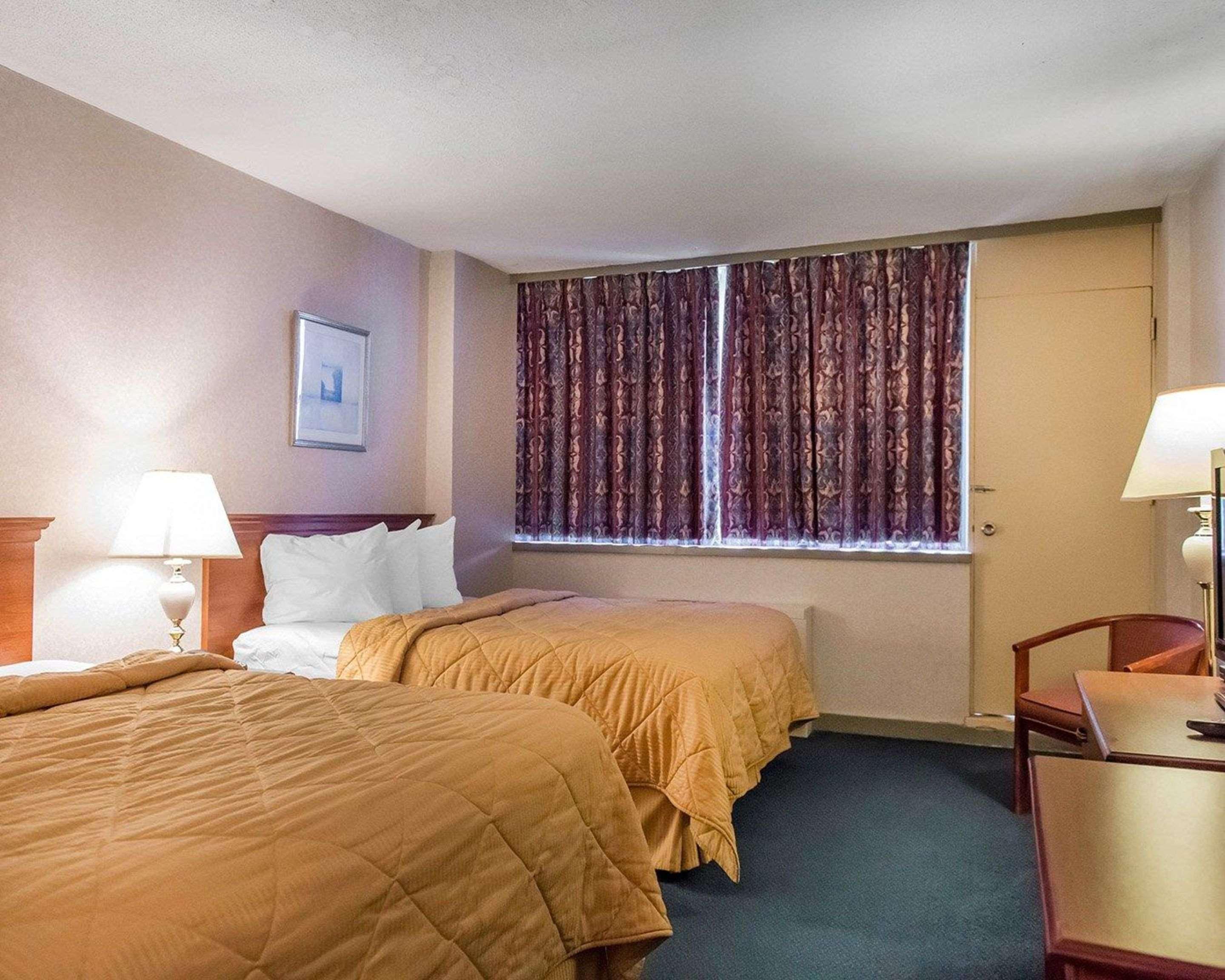 Econo Lodge Smiths Falls Buitenkant foto