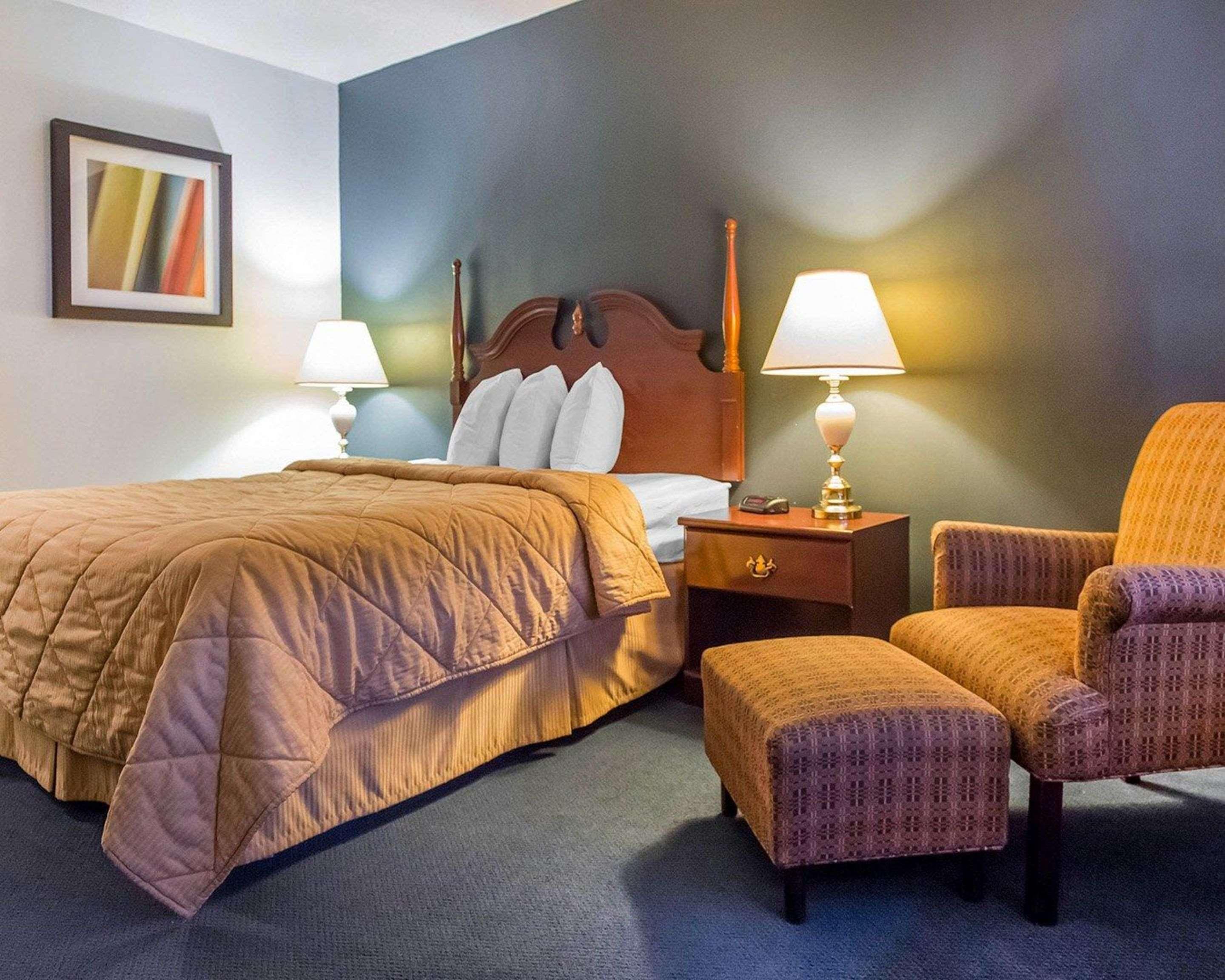 Econo Lodge Smiths Falls Buitenkant foto