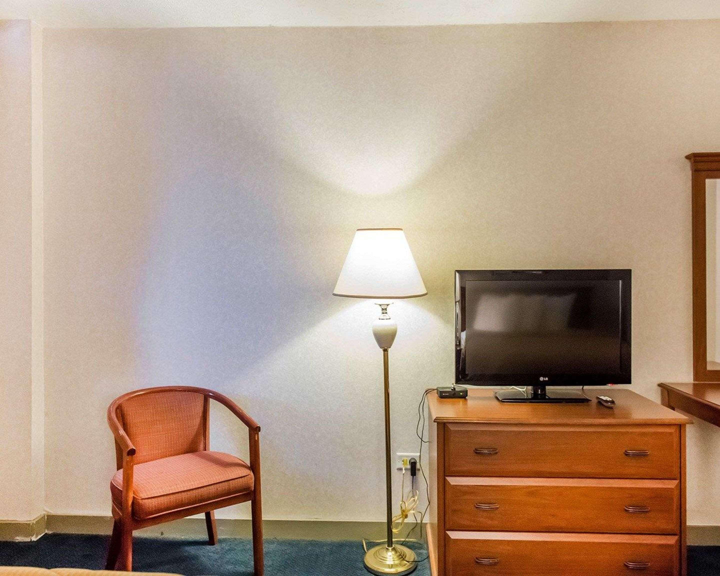 Econo Lodge Smiths Falls Buitenkant foto