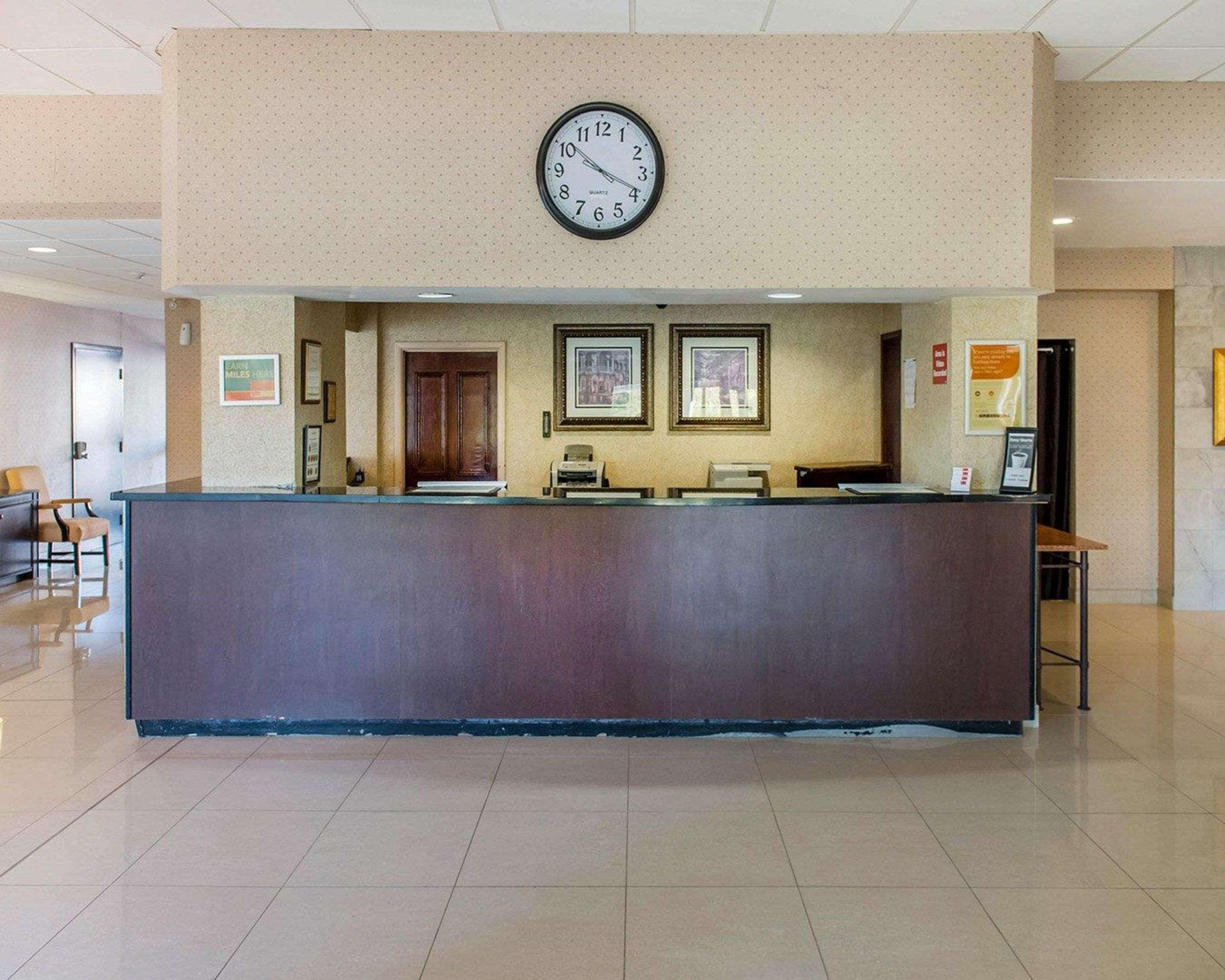 Econo Lodge Smiths Falls Buitenkant foto