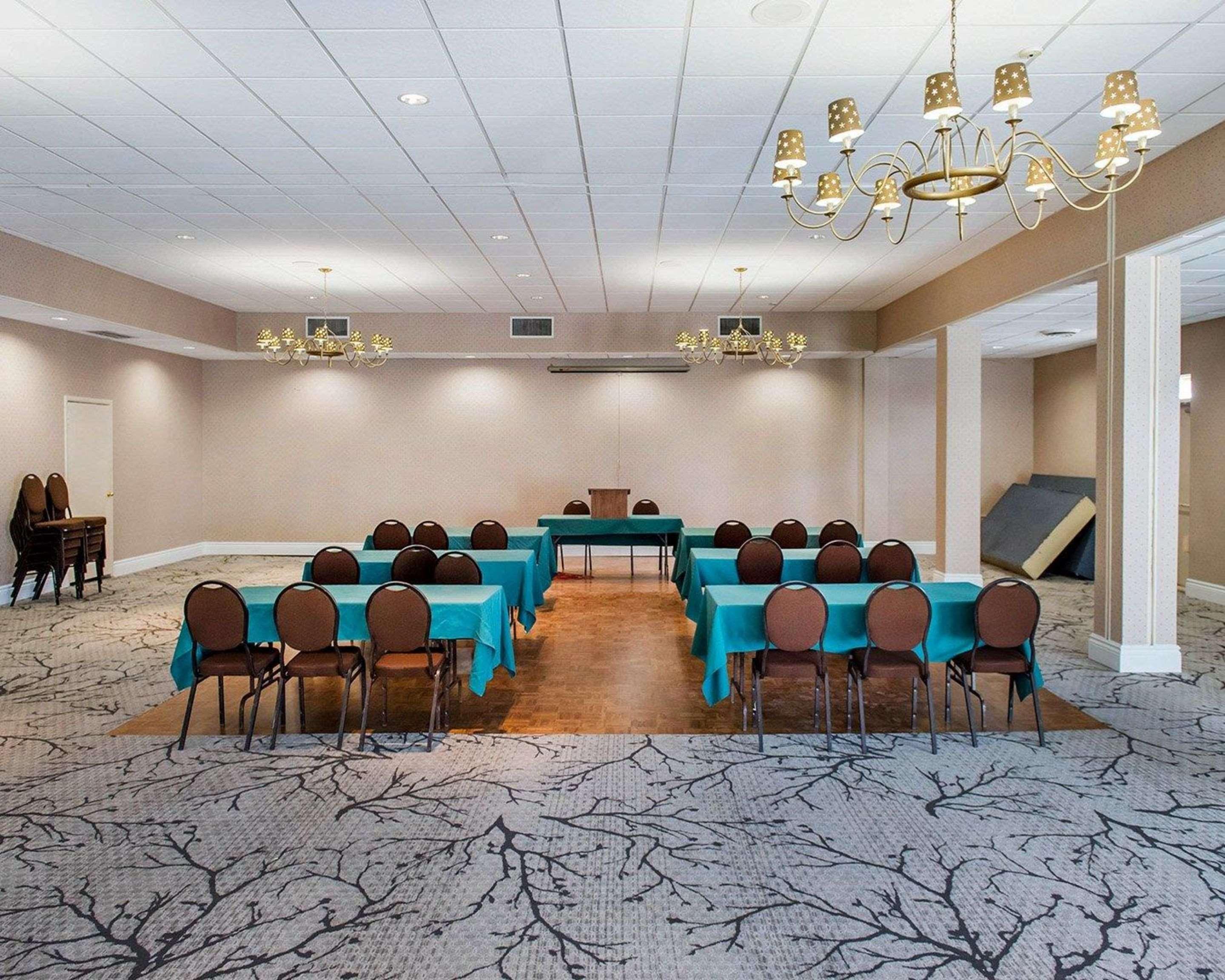 Econo Lodge Smiths Falls Buitenkant foto