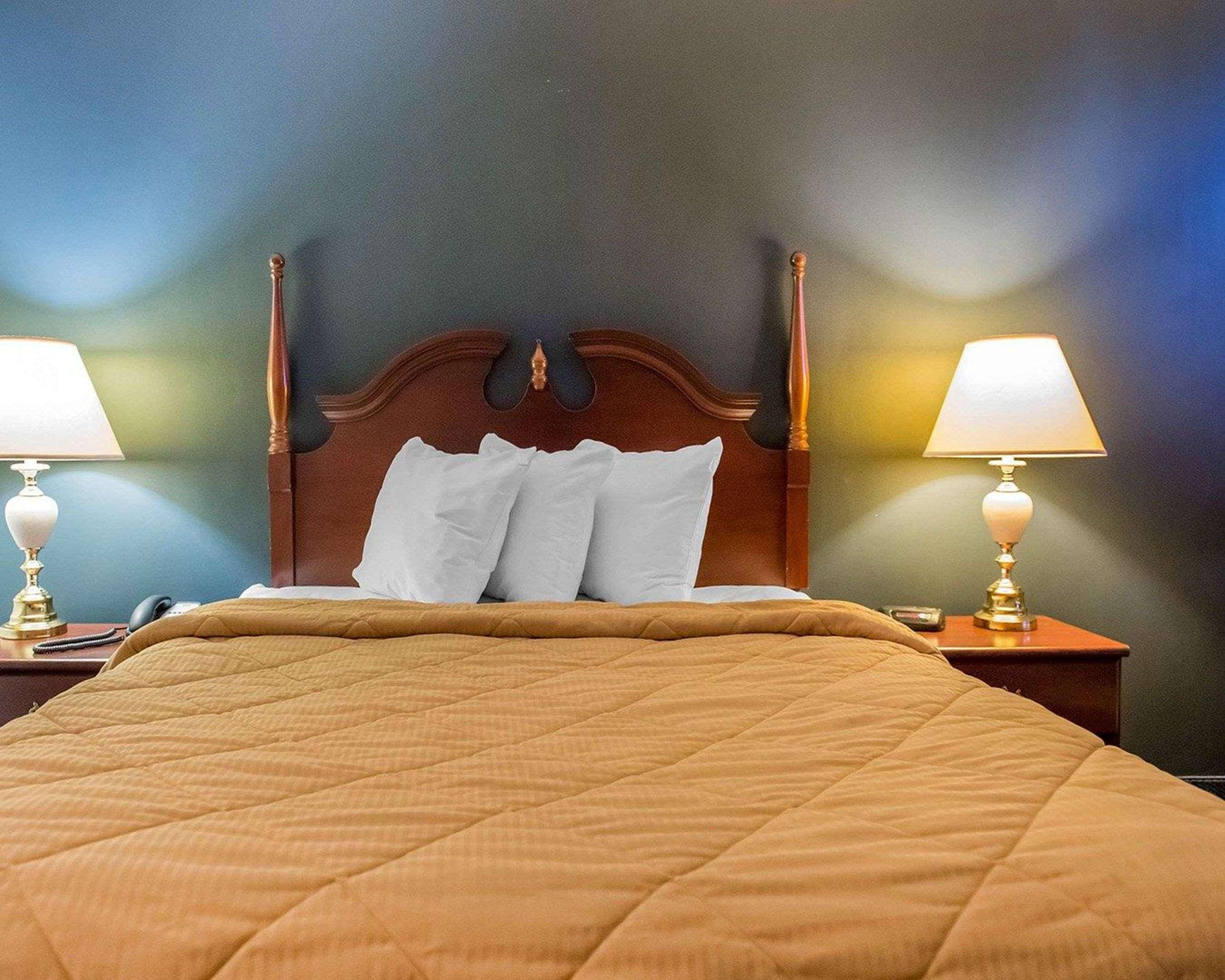 Econo Lodge Smiths Falls Buitenkant foto