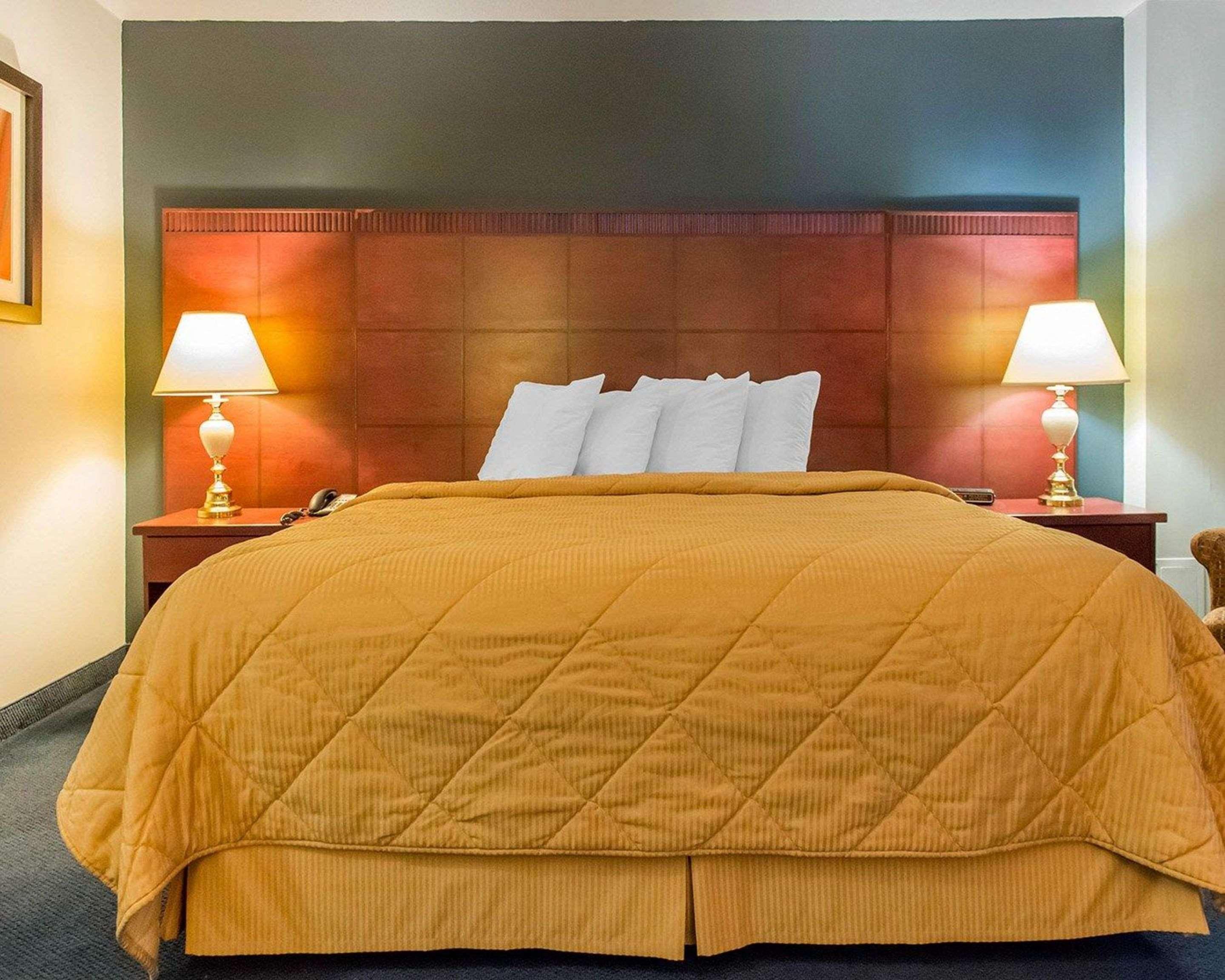 Econo Lodge Smiths Falls Buitenkant foto