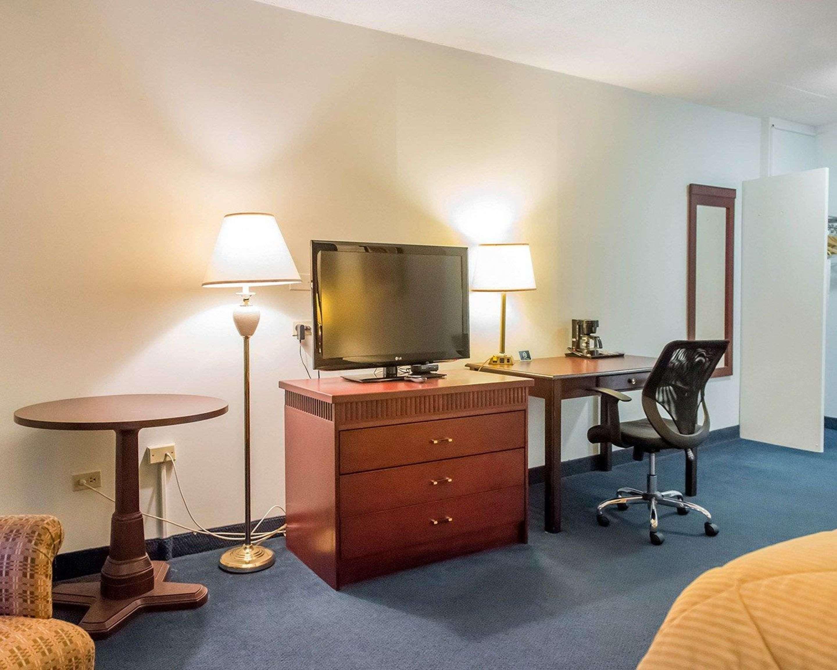 Econo Lodge Smiths Falls Buitenkant foto