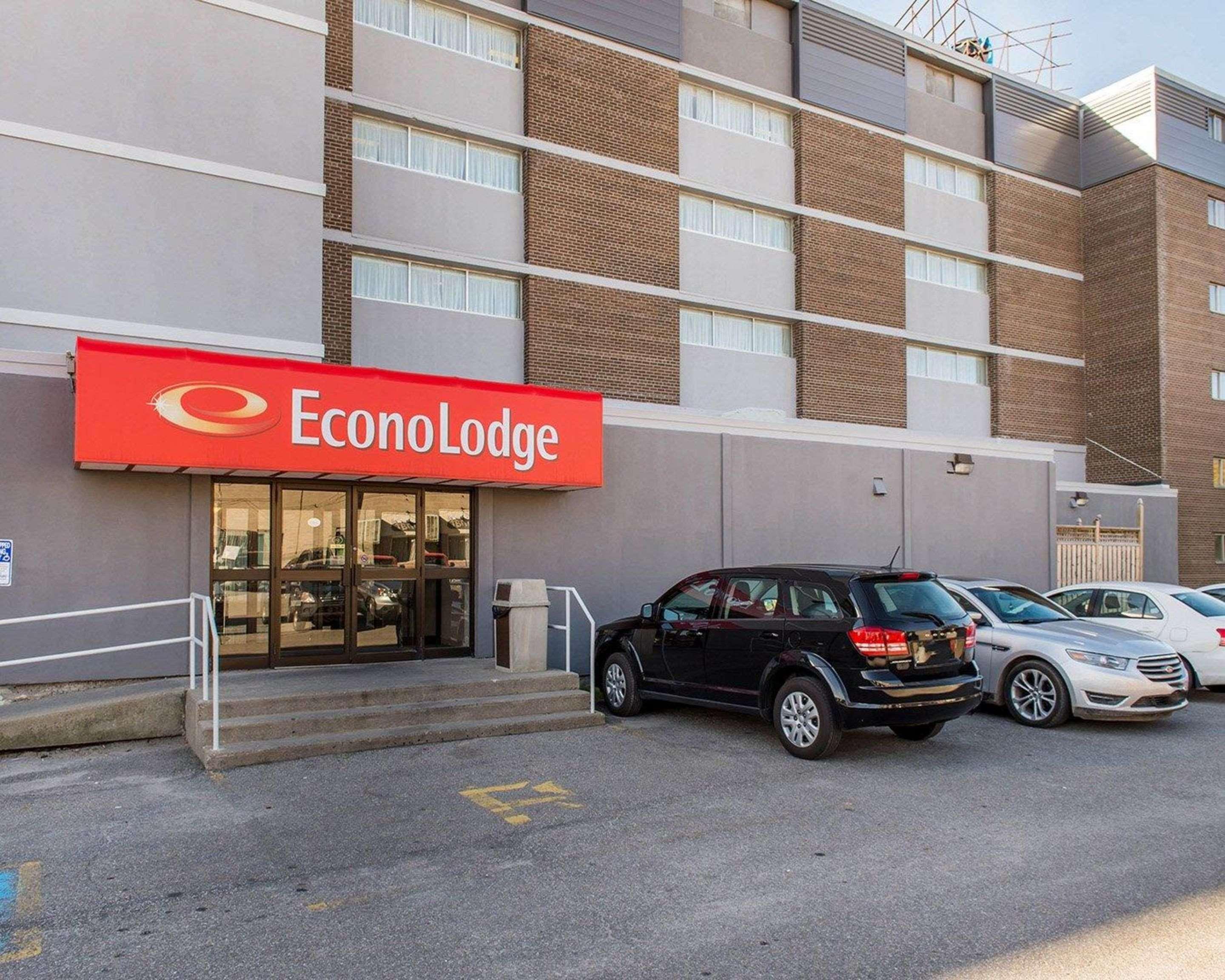 Econo Lodge Smiths Falls Buitenkant foto