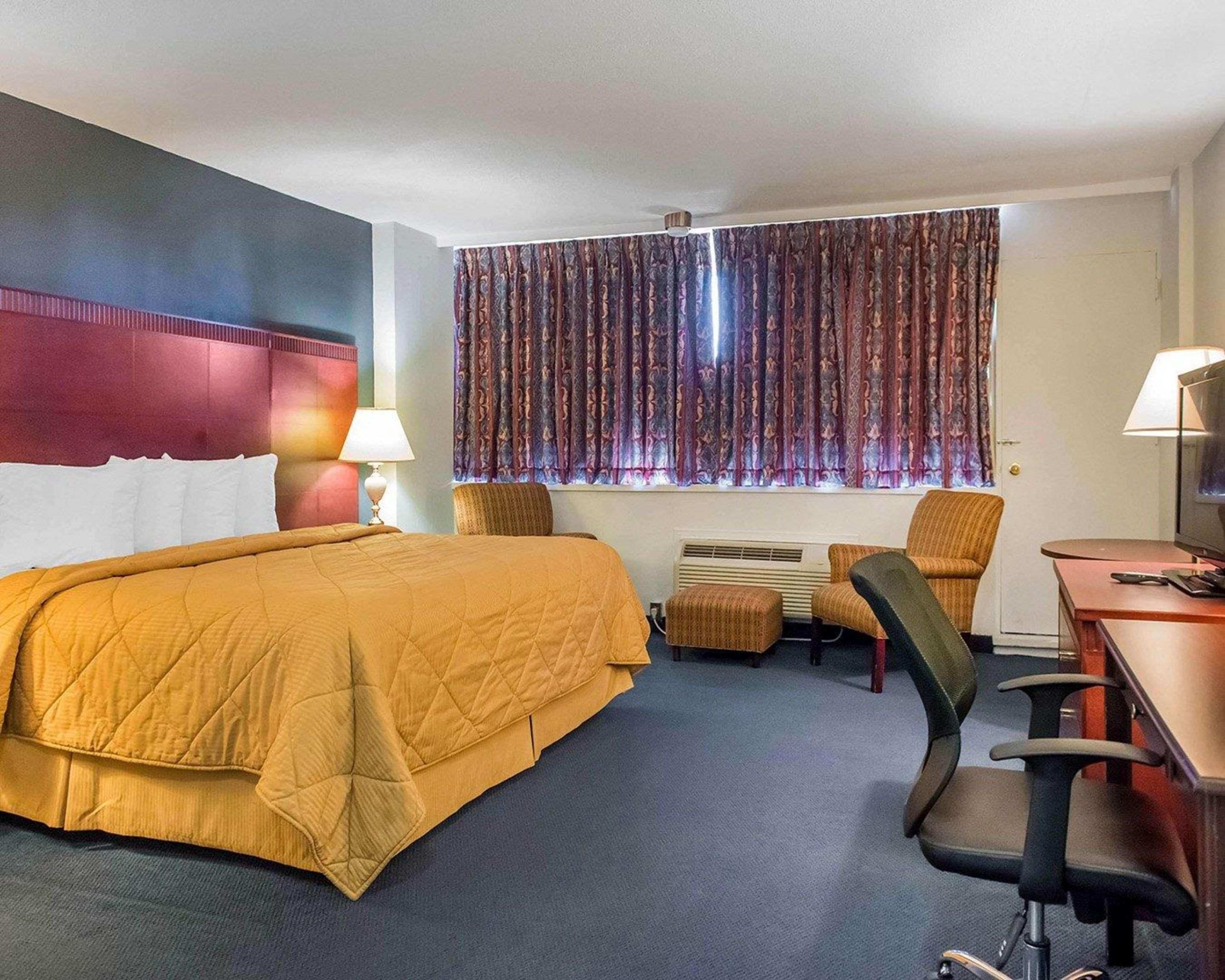 Econo Lodge Smiths Falls Buitenkant foto