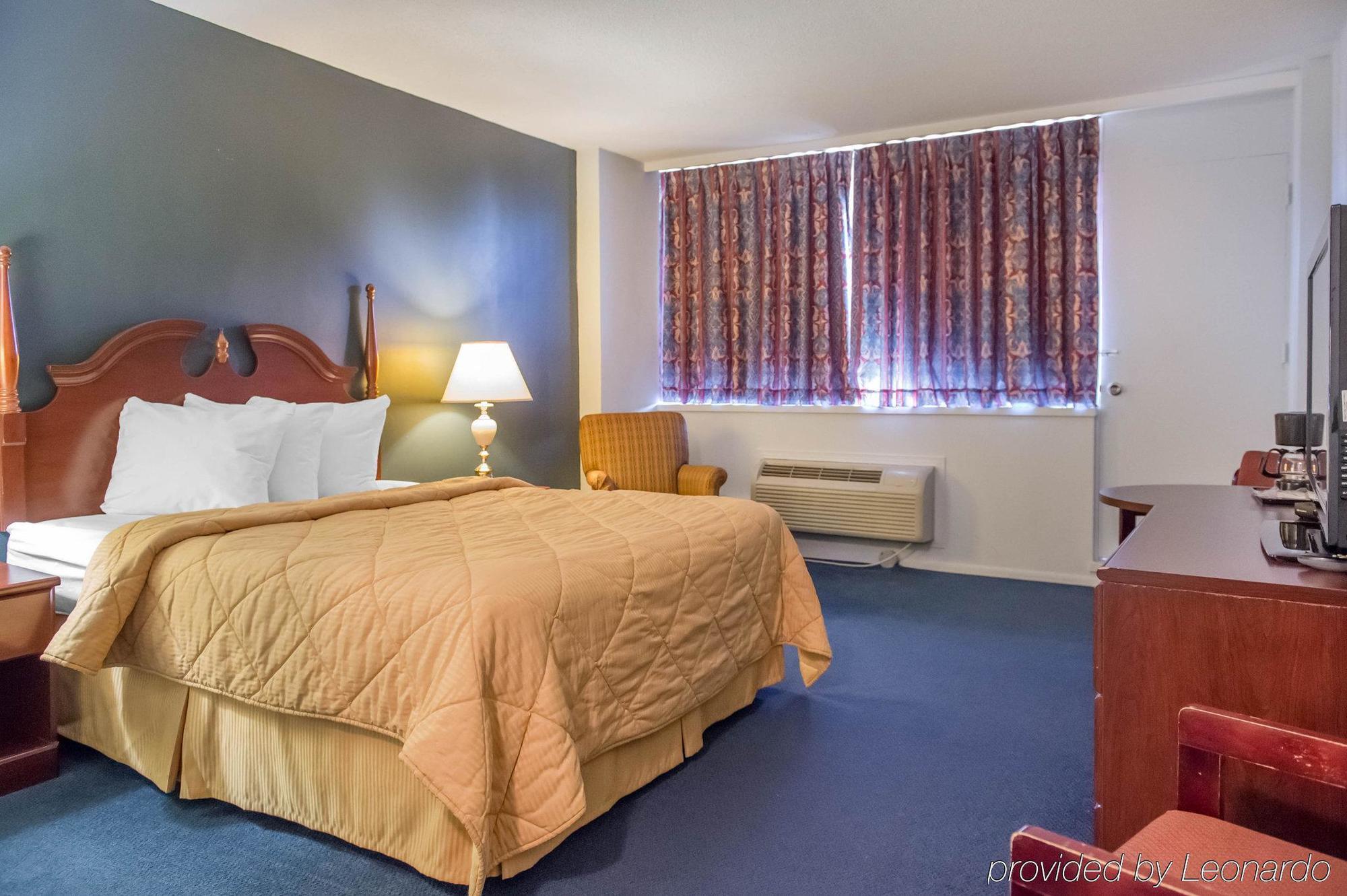 Econo Lodge Smiths Falls Buitenkant foto