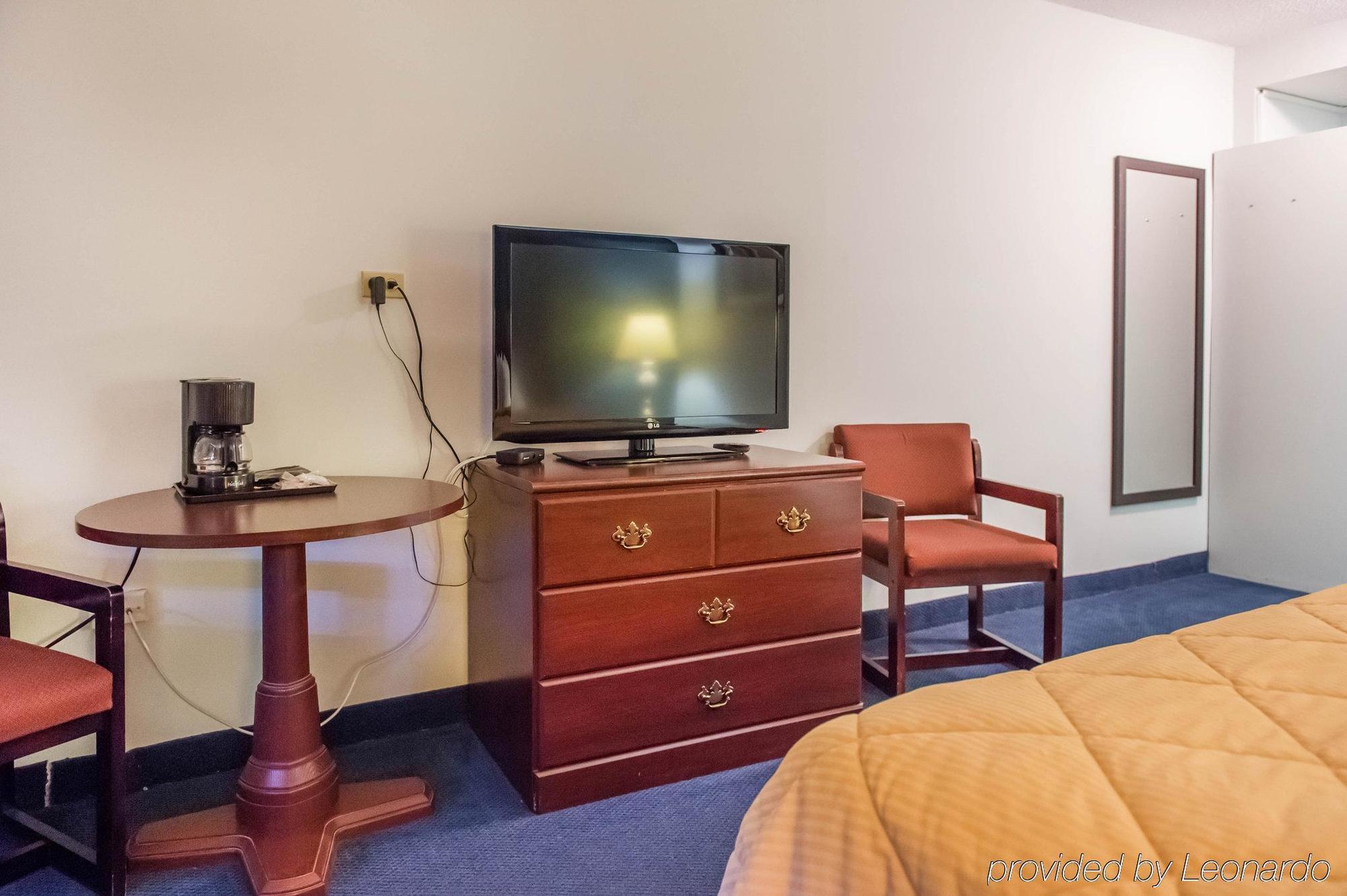 Econo Lodge Smiths Falls Buitenkant foto