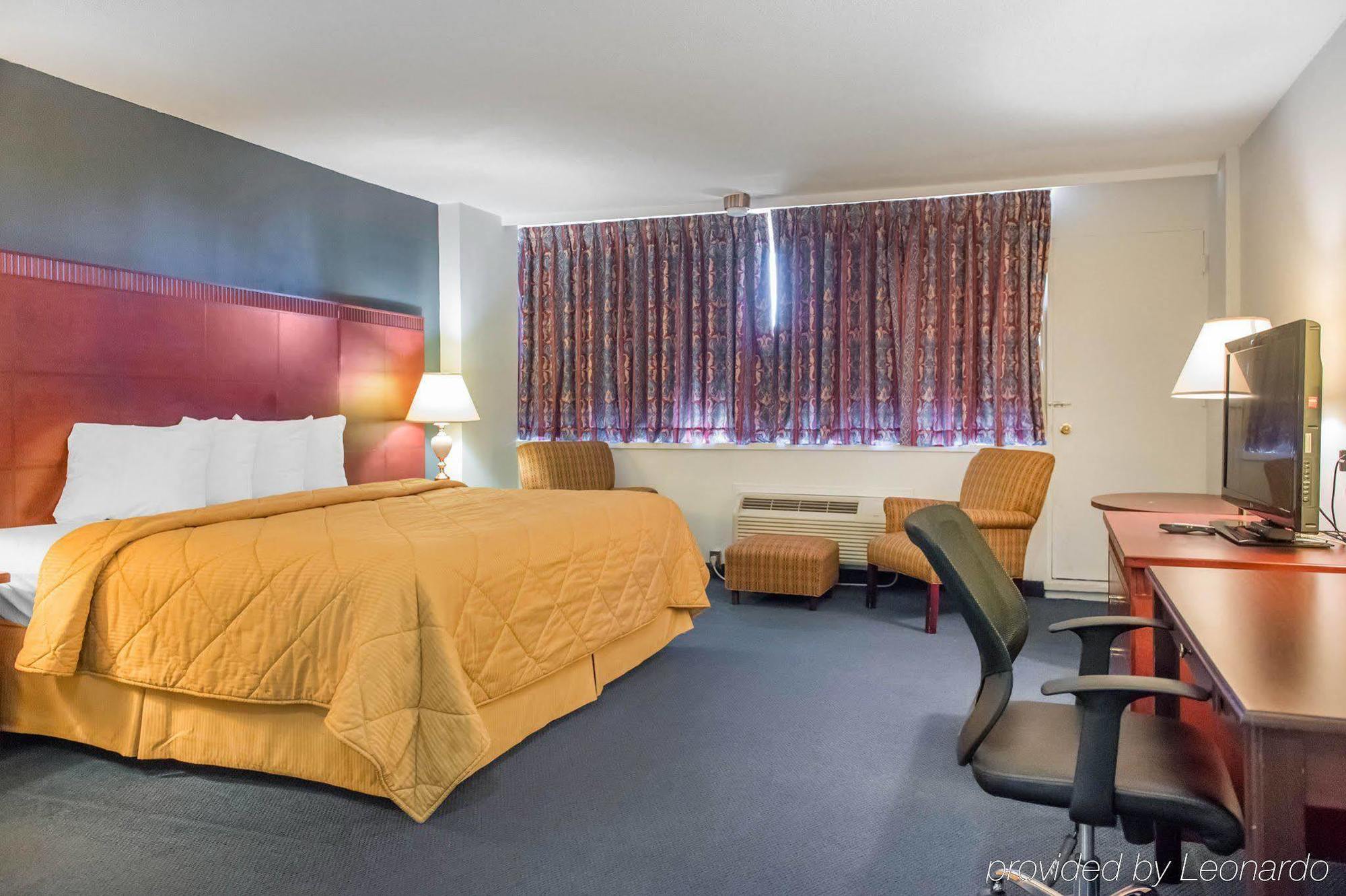 Econo Lodge Smiths Falls Buitenkant foto