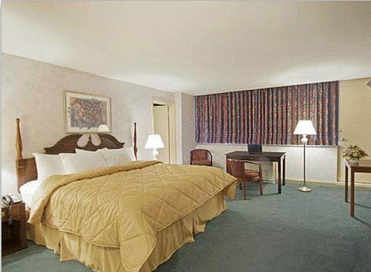Econo Lodge Smiths Falls Buitenkant foto